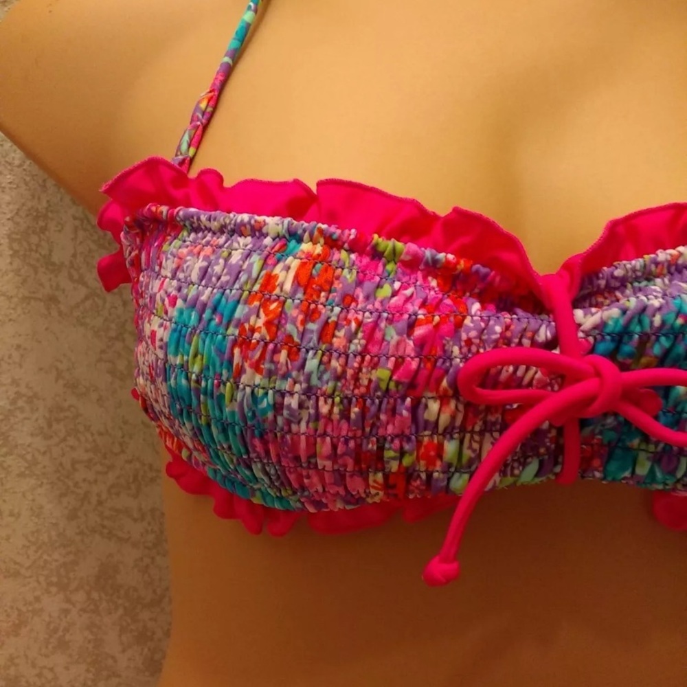 Victoria's Secret Multicolor Ruffled Bikini - Picture 5 of 12